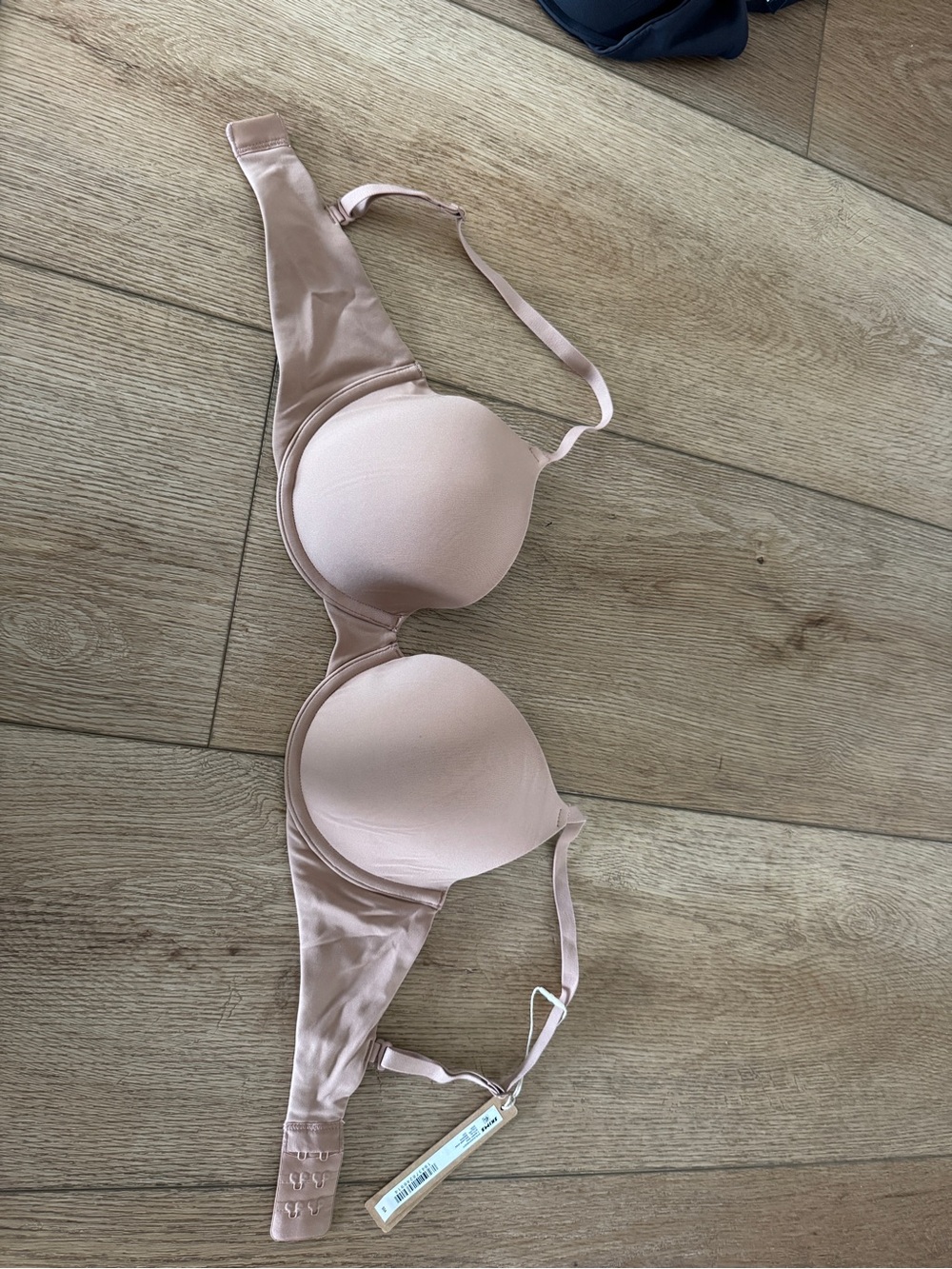 SKIMS Light Pink Padded T-Shirt Bra - Smooth Everyday Support